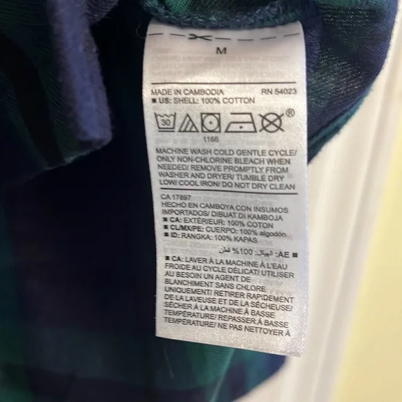 Old Navy Classic button down flannel  size medium. Watch plaid. - Picture 3 of 4
